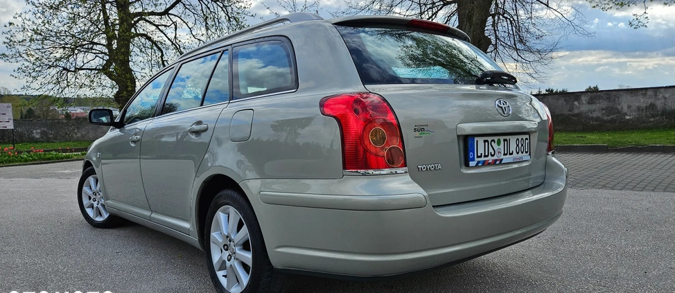 Toyota Avensis cena 15999 przebieg: 195236, rok produkcji 2005 z Wysokie Mazowieckie małe 211